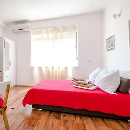 Yoe Apartman