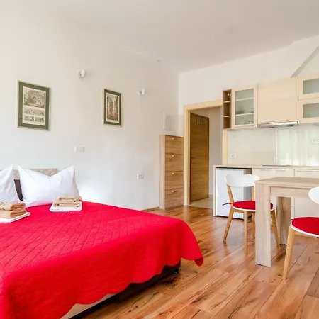 Yoe Apartment